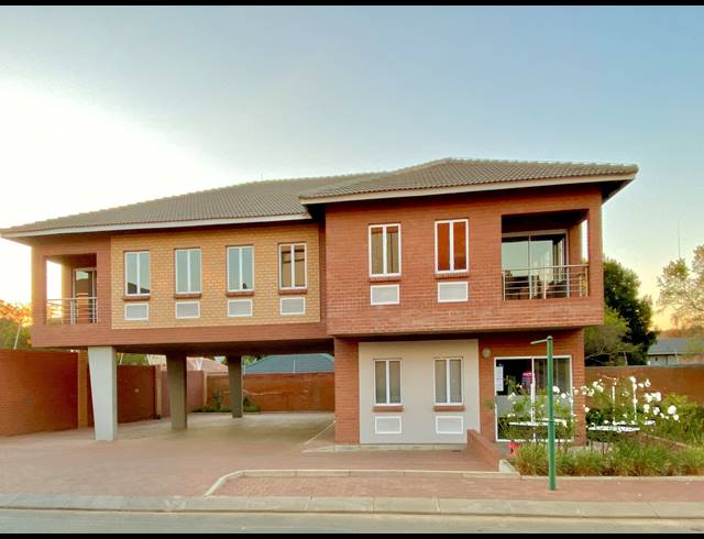 365M² OFFICE FOR SALE IN WATERFORD ESTATES